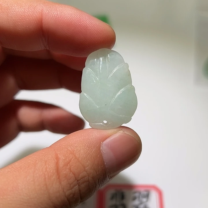 翡翠未镶嵌颈饰03