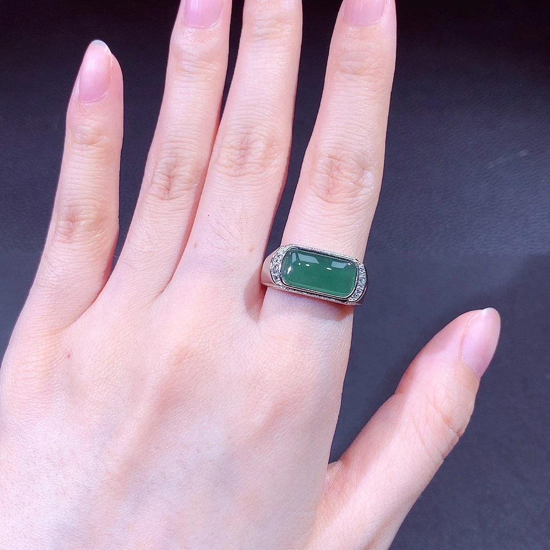 翡翠戒指未镶嵌翡翠