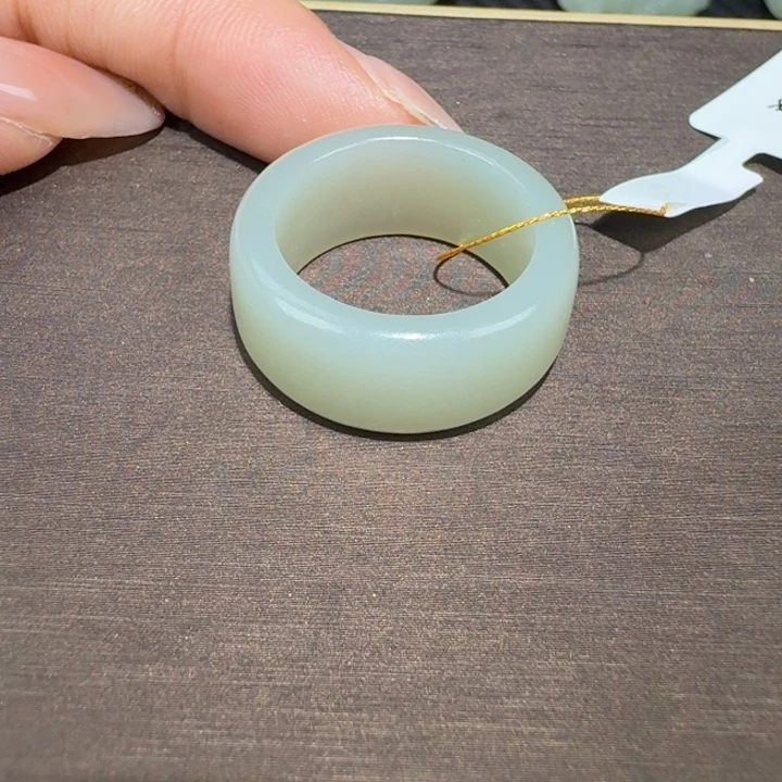 雅***5和田玉未镶嵌戒圈