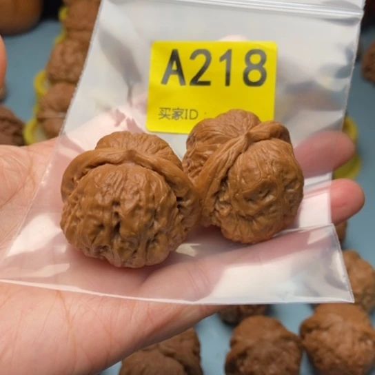鈊****文玩核桃吊坠蛤蟆头 37 37