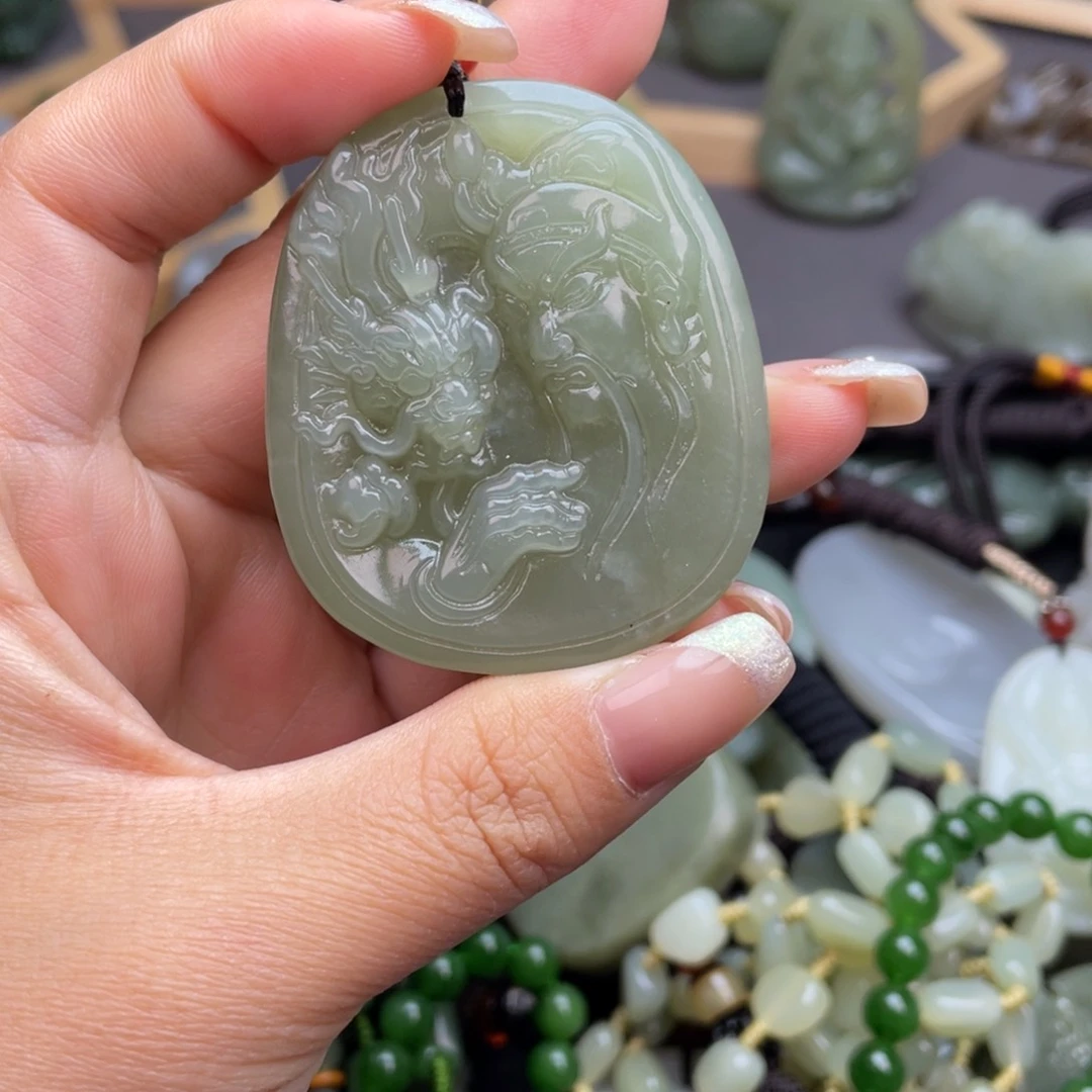 和田玉颈饰未镶嵌