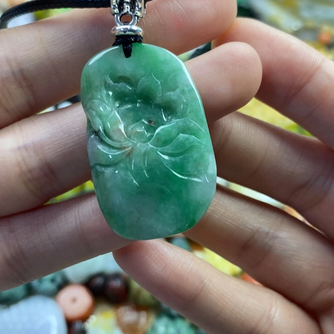 翡翠未镶嵌颈饰吊坠