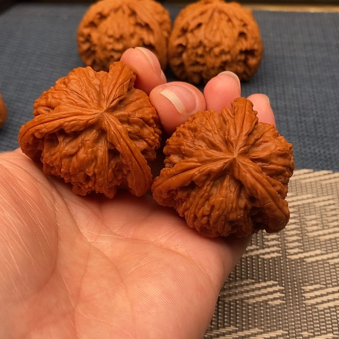 用***2文玩核桃吊坠三棱