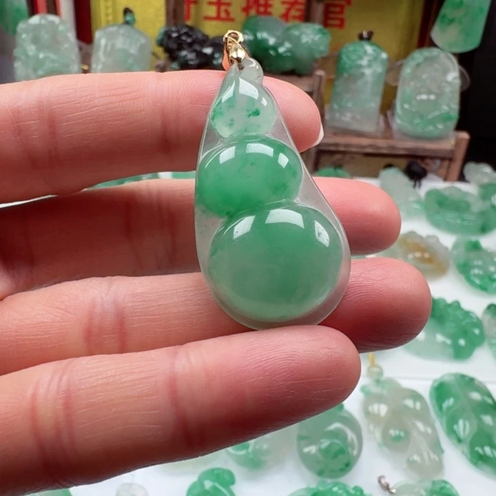 颈饰未镶嵌石英质玉