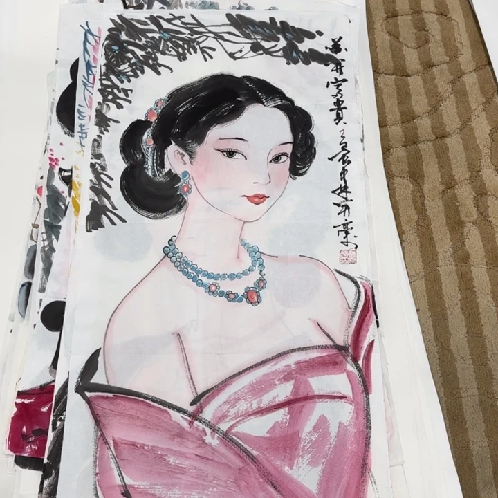 国画花鸟等图案为一体而