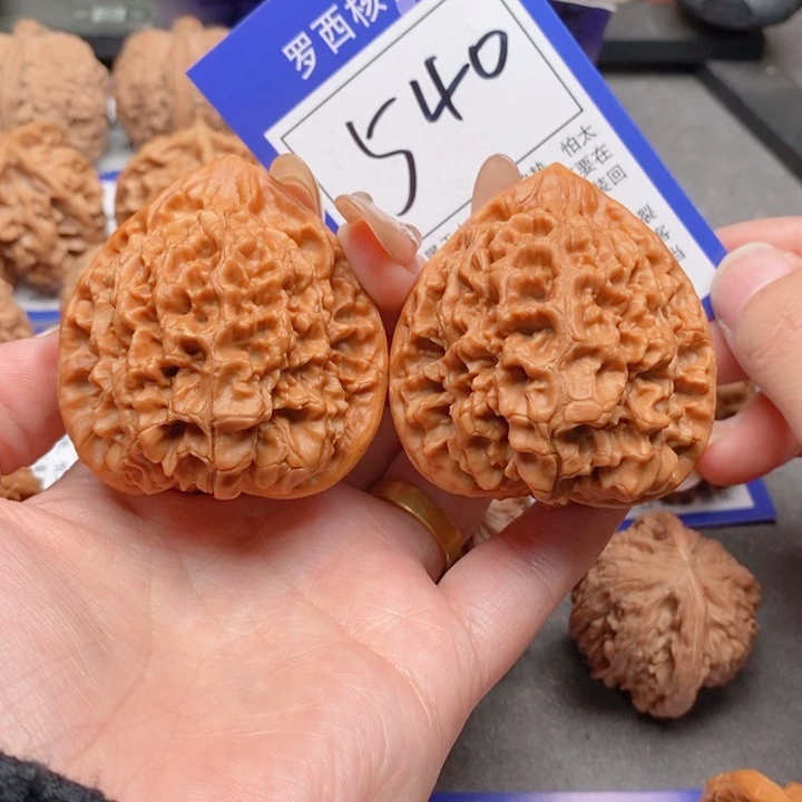 把件桃核47官帽540