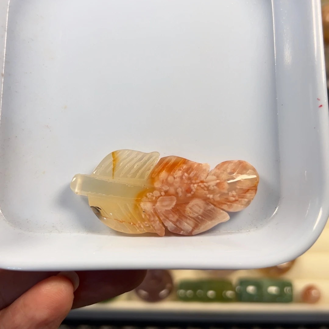 未镶嵌玛瑙/玉髓珠宝半成品J***.