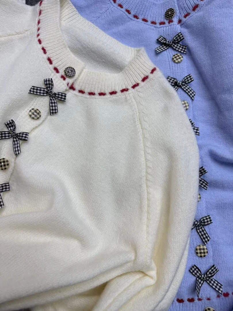 B23/24-1六色“格纹蝴蝶结纽扣”开衫毛衣