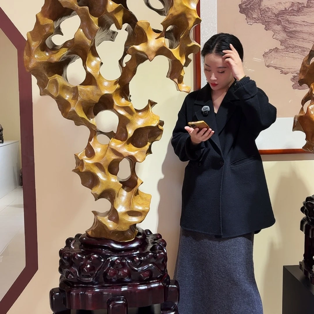 @*来太湖石摆件，高，1.9米。 宽，72