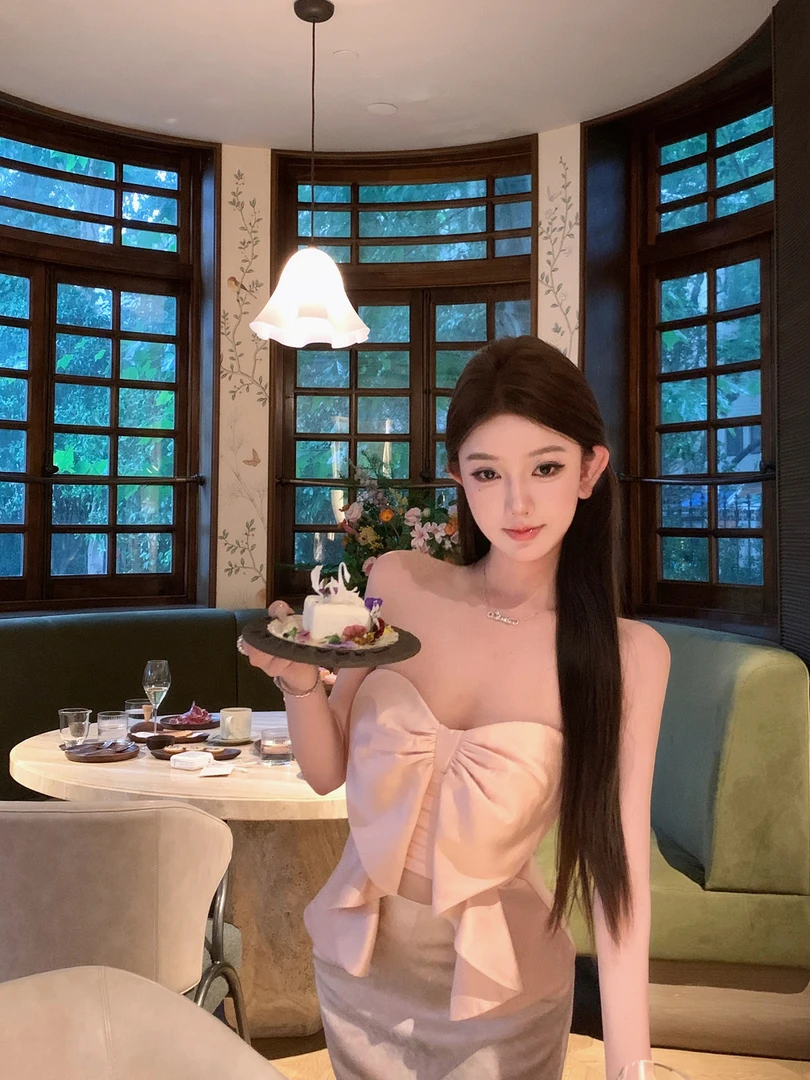 2025夏季新款设计感纯欲气质蝴蝶结抹胸背心配提花肌理半裙两件套