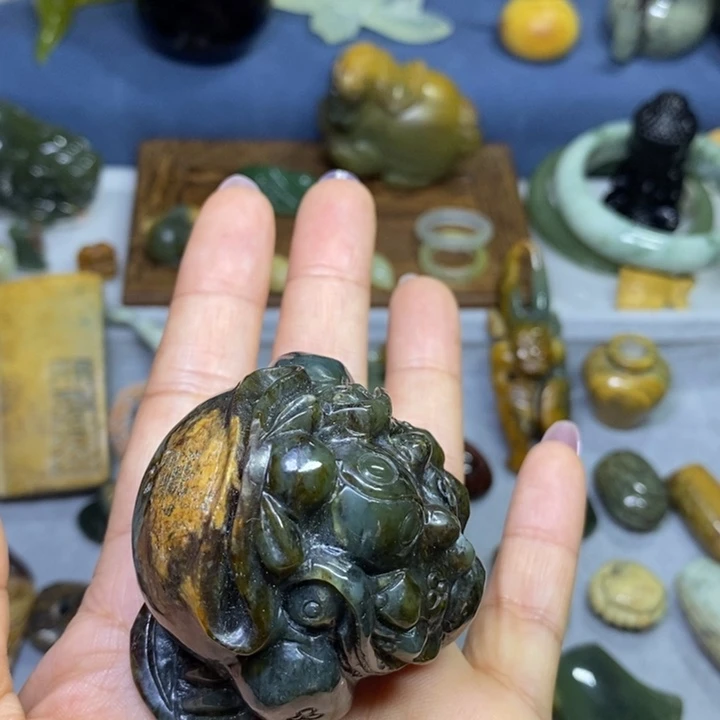 岫岩河磨玉（透闪石质玉）未镶嵌把件