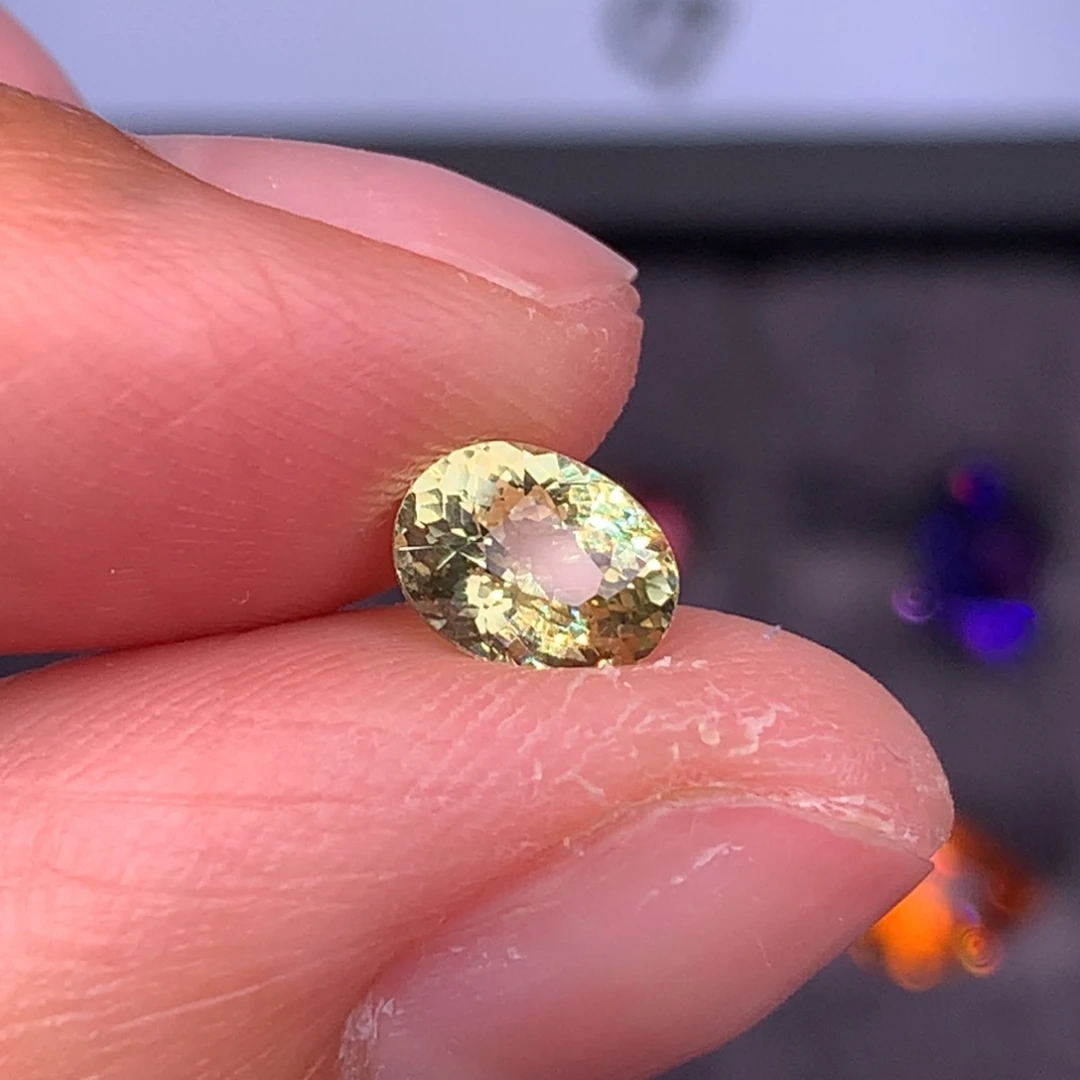 珠宝半成品未镶嵌石榴石1.01ct马里榴石