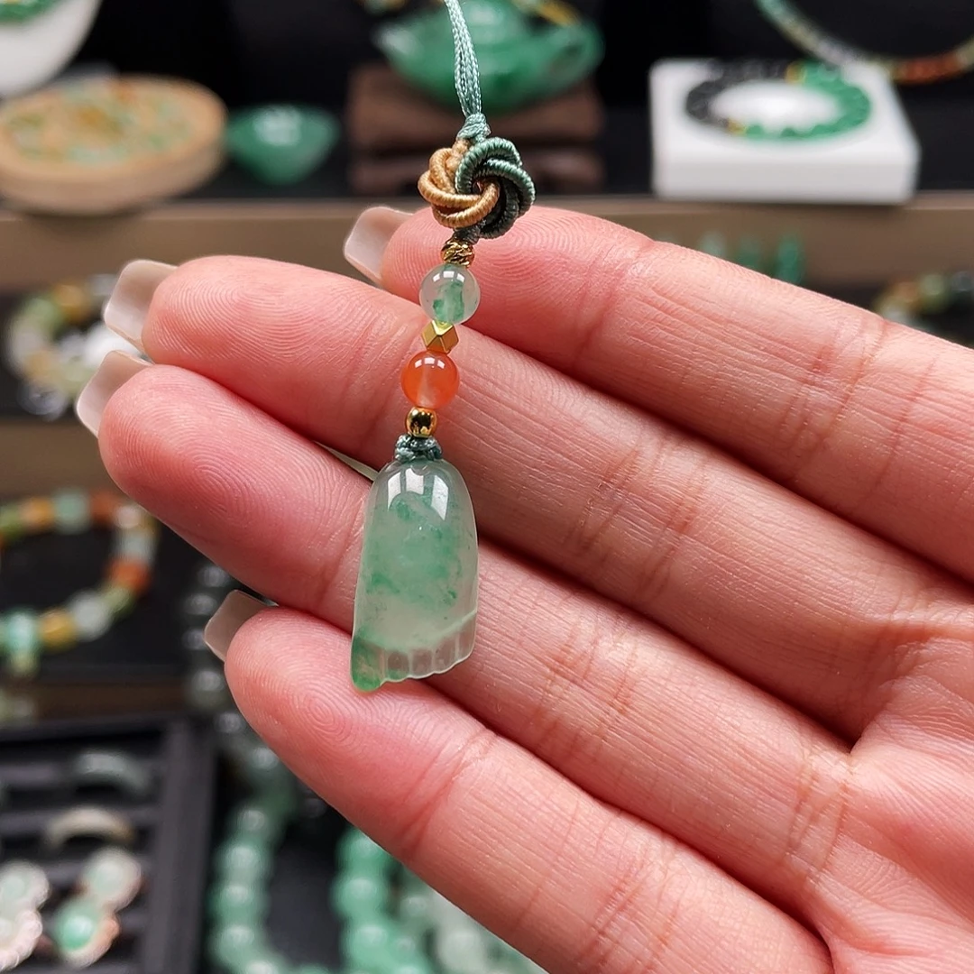 石英质玉未镶嵌颈饰