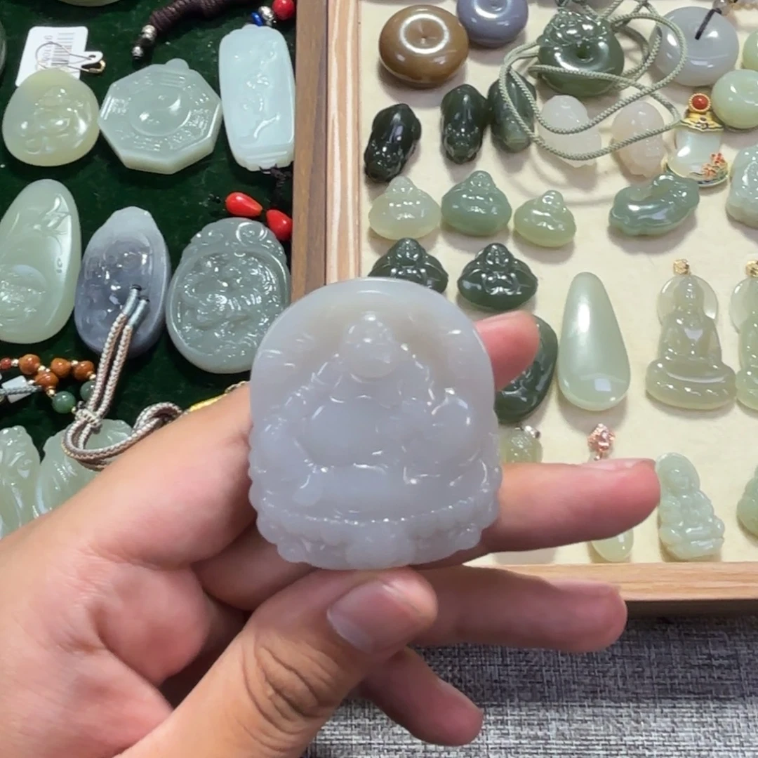 颈饰未镶嵌和田玉