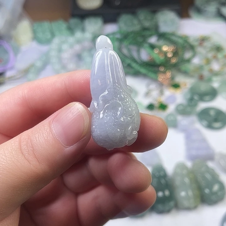 翡翠未镶嵌颈饰白菜
