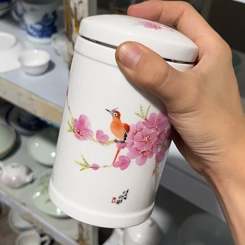 陶瓷手绘茶叶罐一个