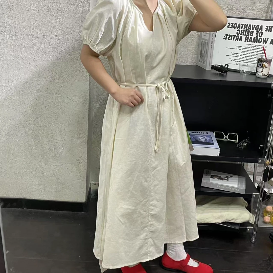 『雨美 Show』7056米色时尚百搭V领腰带连衣裙