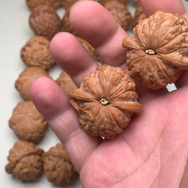 生***户吊坠文玩核桃血麒麟