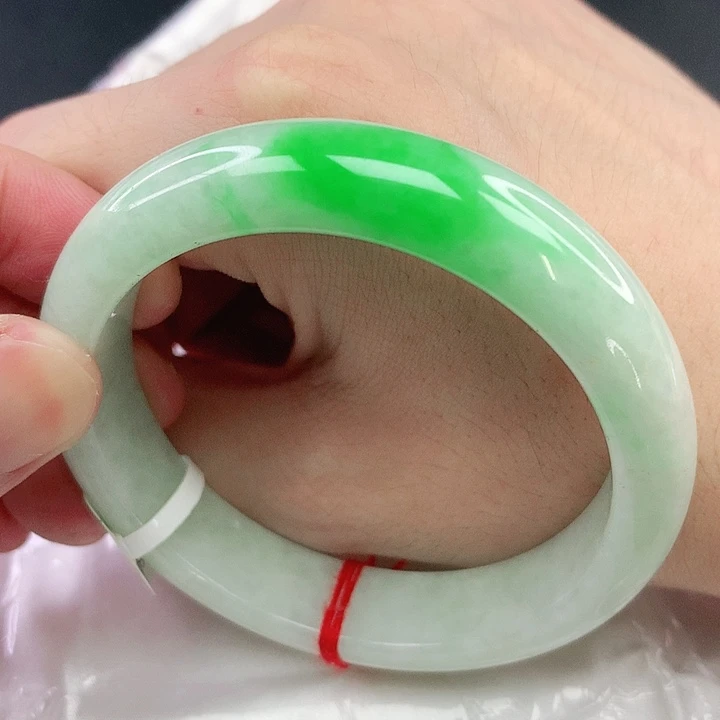 翡翠手镯未镶嵌圈55.5。5402。1