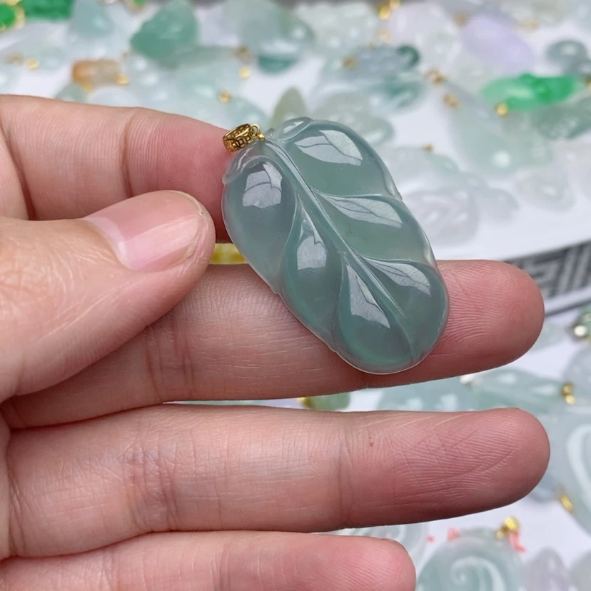【闪购商品】翡翠吊坠(不含链)18K金镶嵌叶子