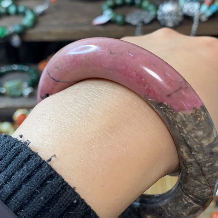 南红玛瑙手链未镶嵌空****山