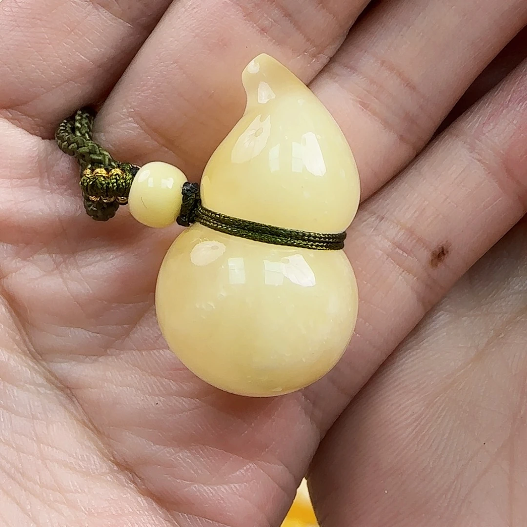 蜜蜡未镶嵌珠宝奇石