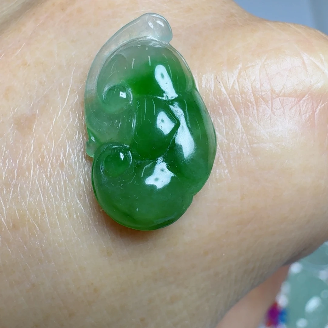 定制翡翠未镶嵌挂件