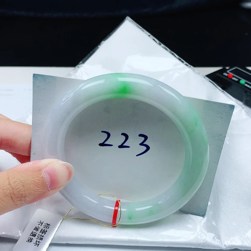 【闪购商品】翡翠手镯未镶嵌56.2圈