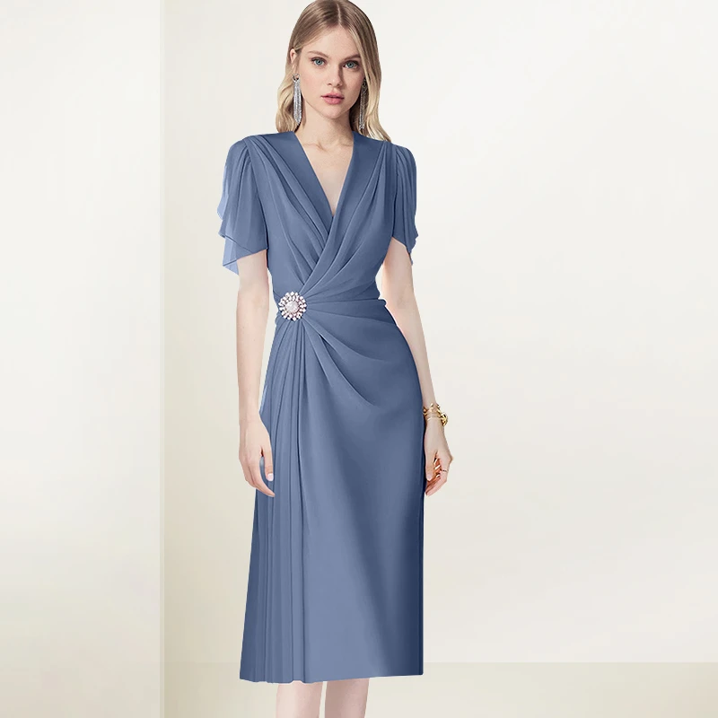 法式收腰V领褶皱连衣裙女2025年夏季新款轻奢高级感显瘦直筒裙子