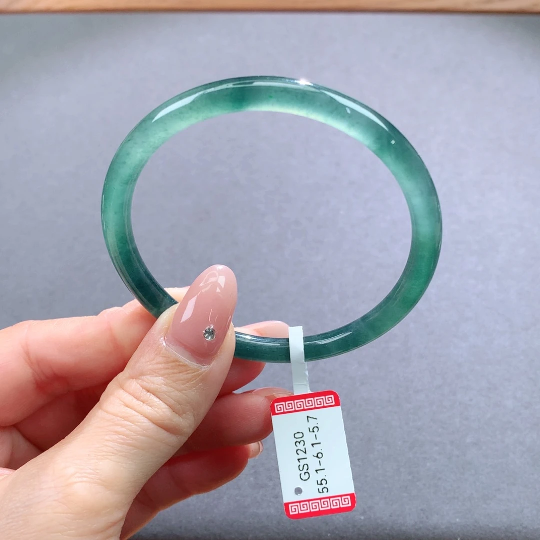 翡翠手镯未镶嵌天然翡翠手镯叮当镯