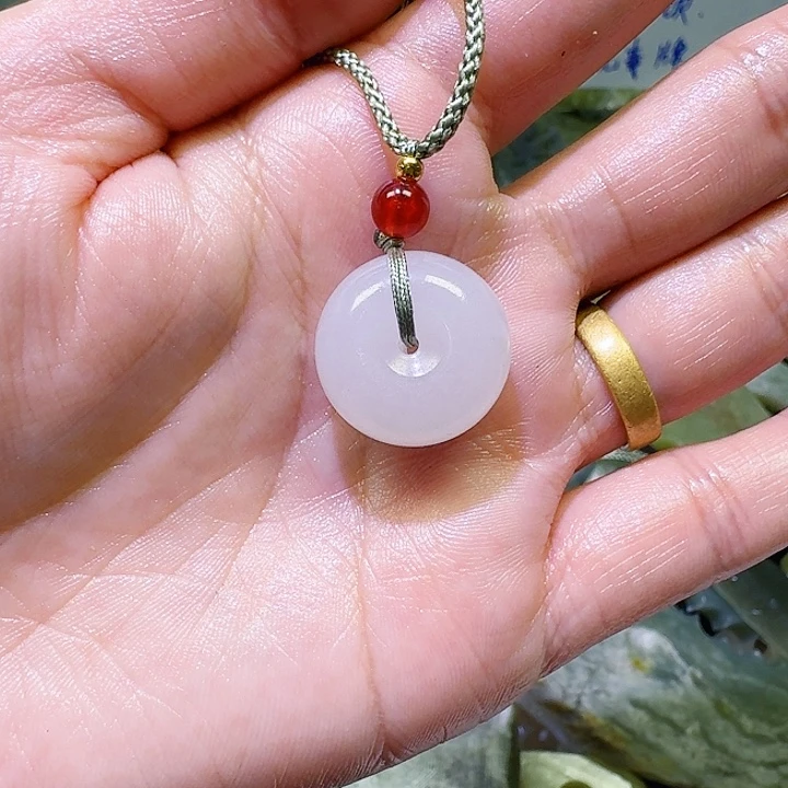 透闪石质玉未镶嵌珠宝奇石