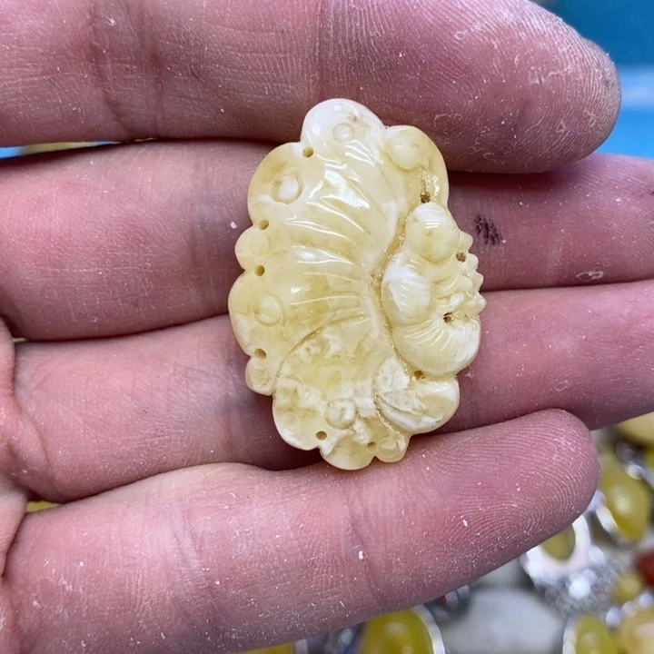 蜜蜡裸石未镶嵌吊坠