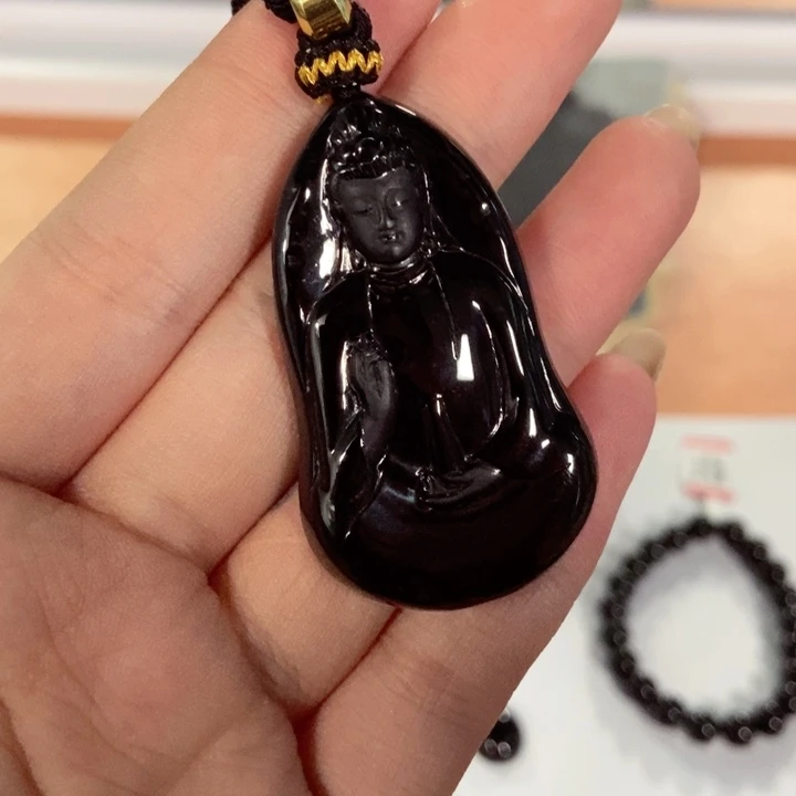 翡翠未镶嵌颈饰三***行翡翠