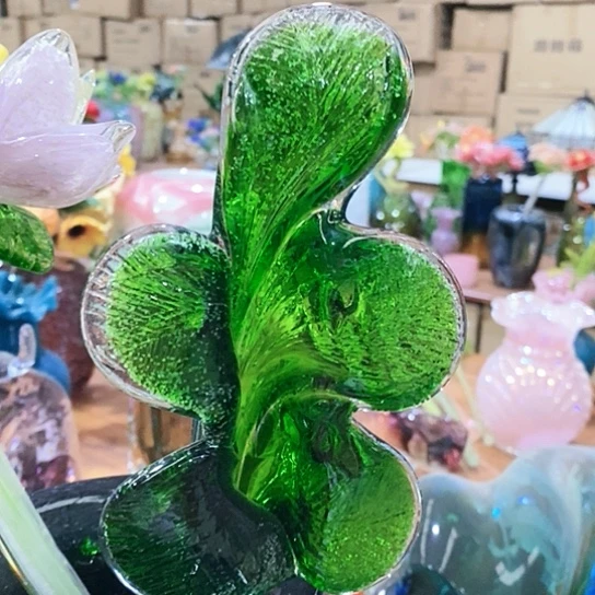 琉璃花瓶高45厘米宽9厘米