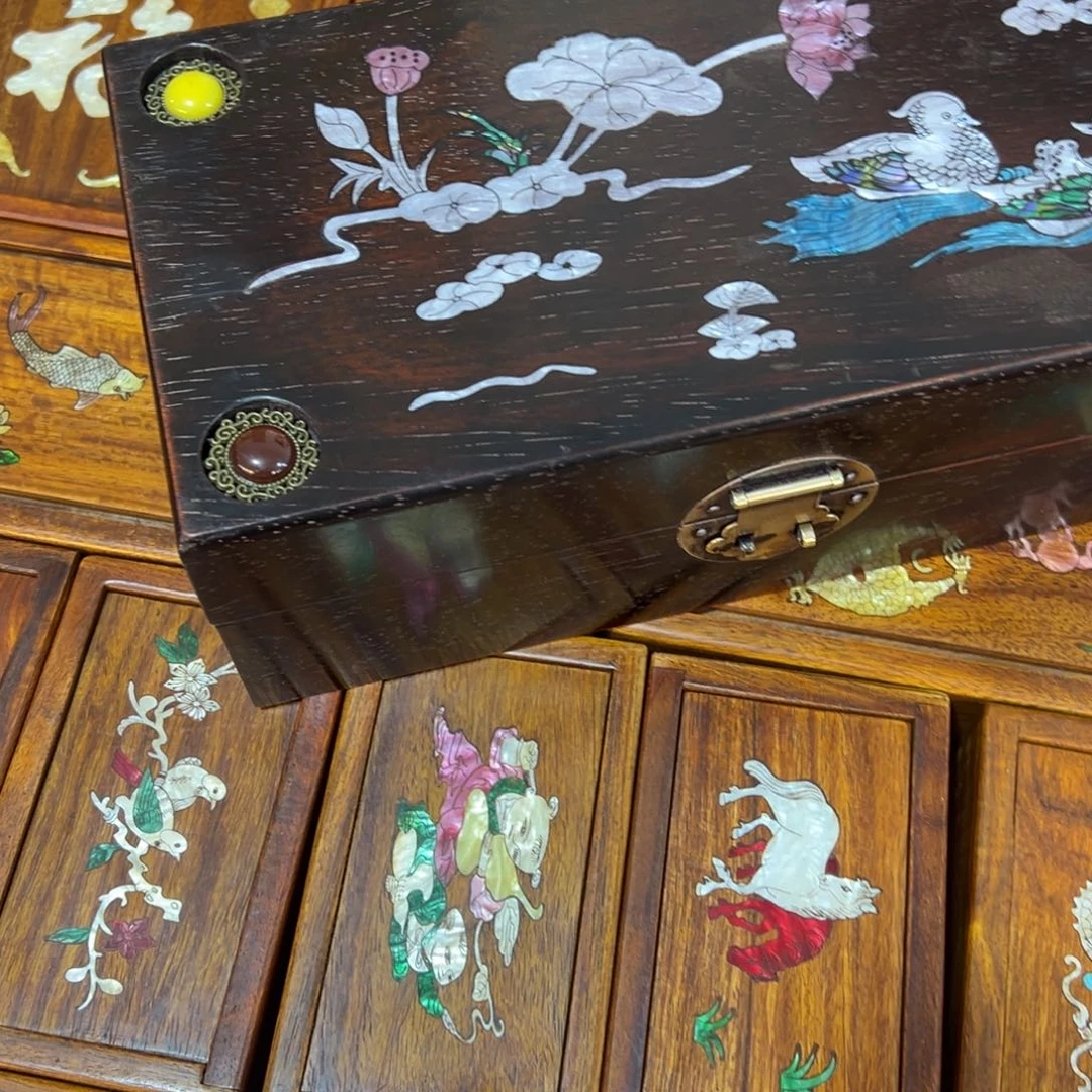 吴***）木紫檀首饰盒一个