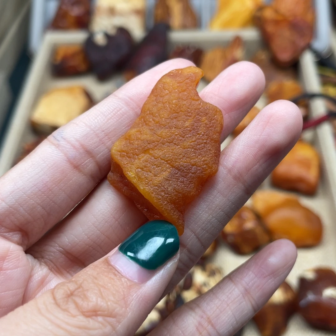 琥珀未镶嵌珠宝奇石