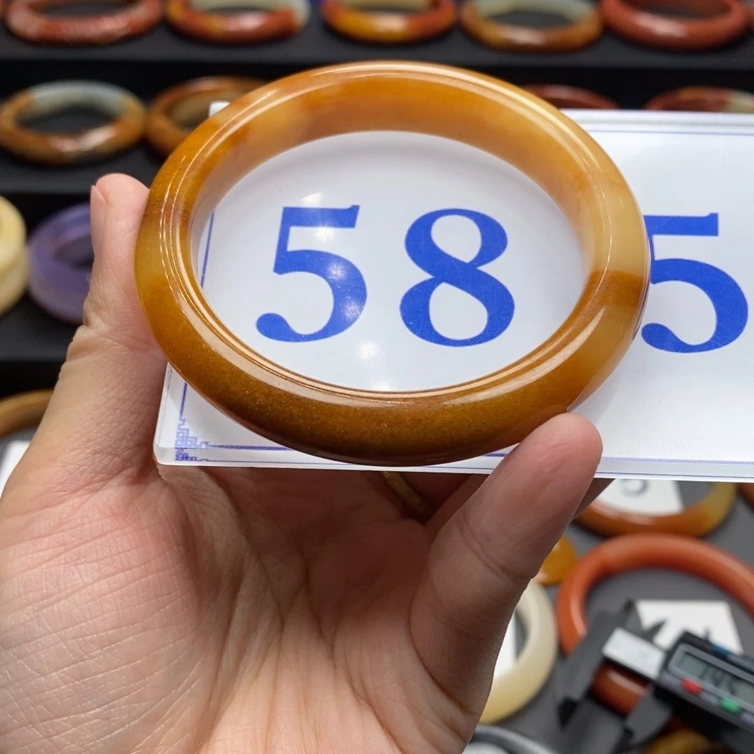 石英质玉（黄龙玉）手镯未镶嵌