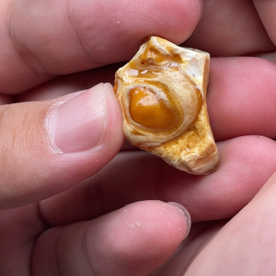 定制琥珀未镶嵌纳**悦蜜蜡