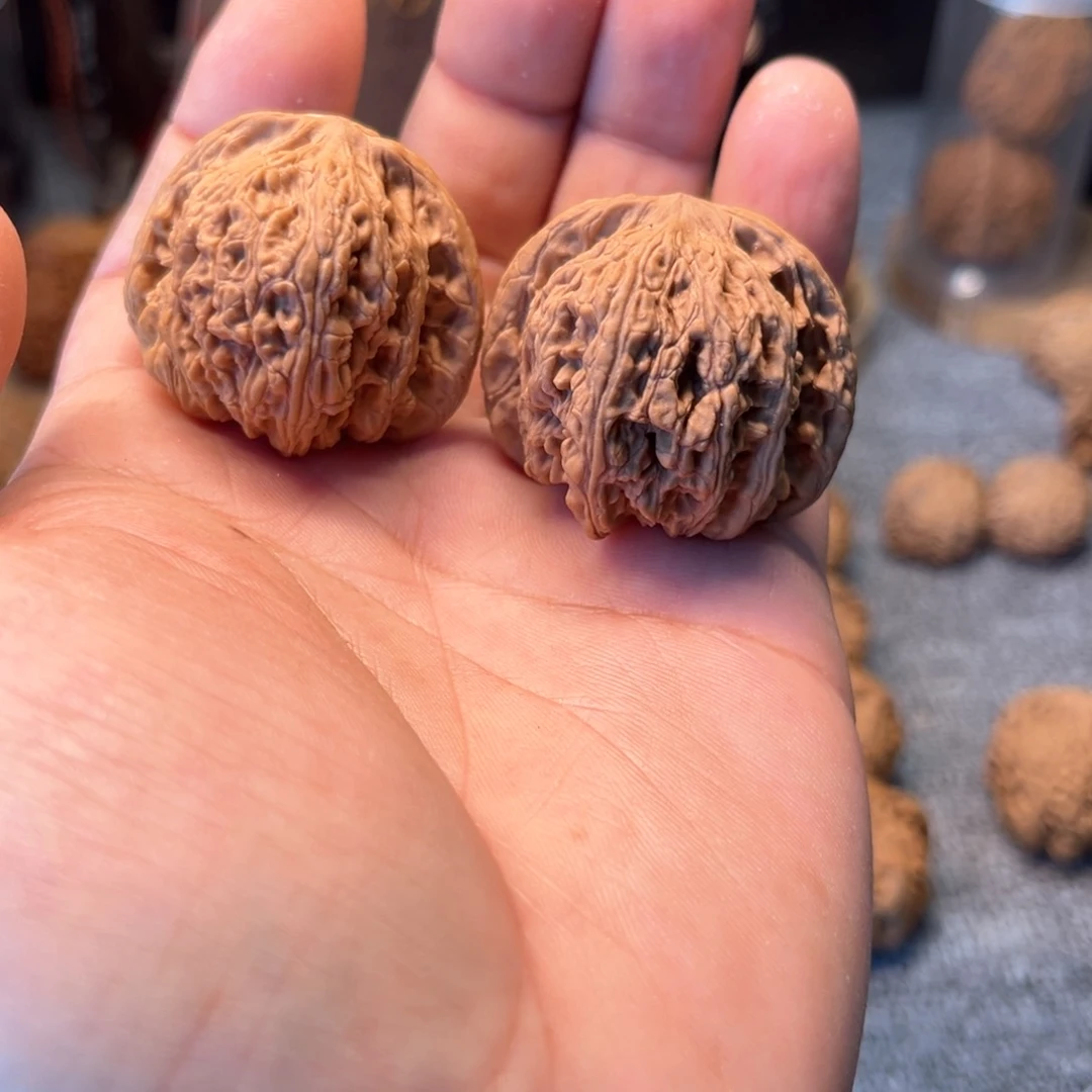 文玩核桃把件密纹狮子头