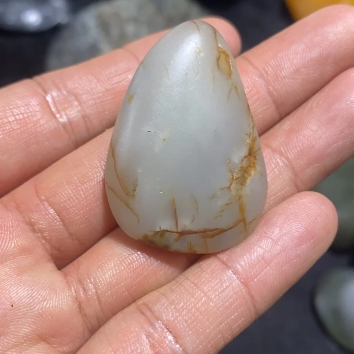 颈饰未镶嵌和田玉（糖玉）