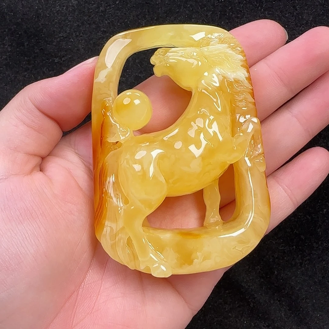 蜜蜡未镶嵌珠宝奇石