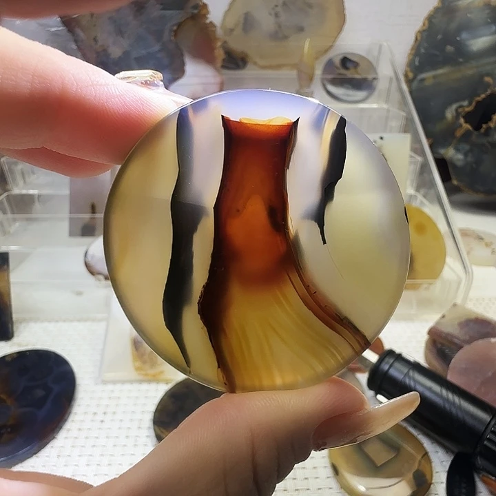 玛瑙/玉髓未镶嵌珠宝奇石