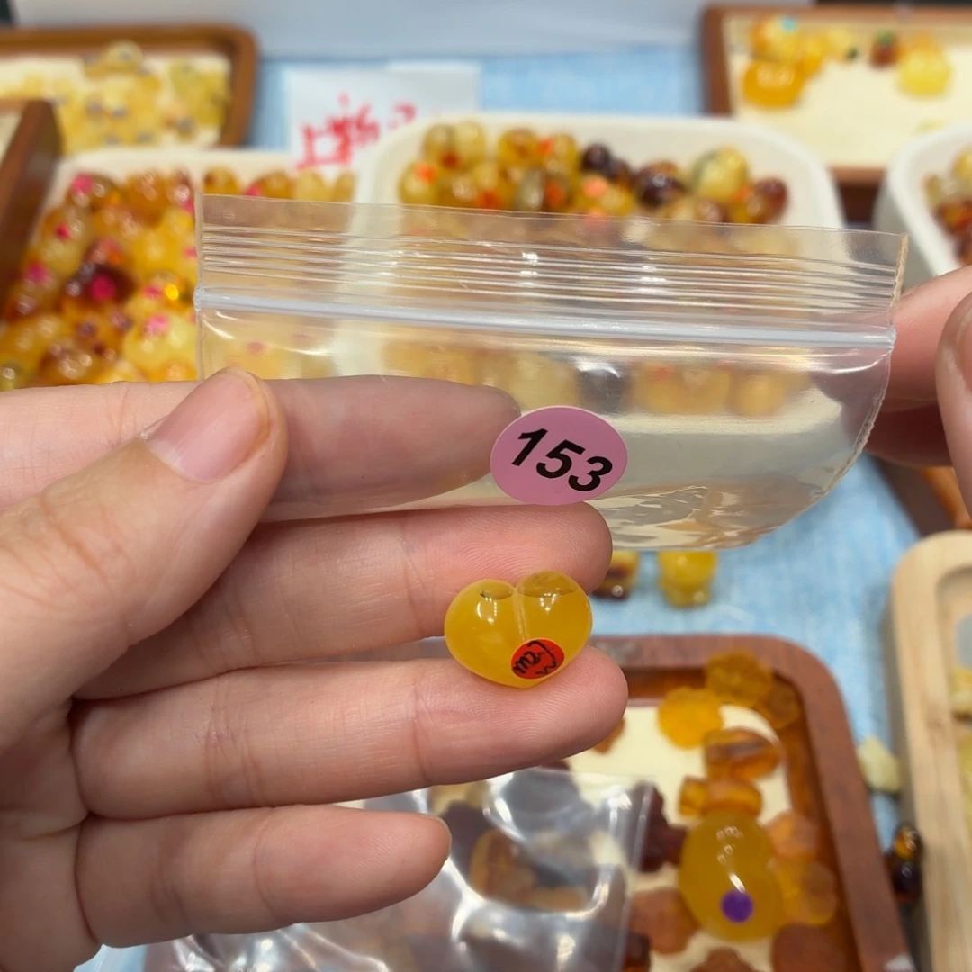 琥珀未镶嵌珠宝奇石