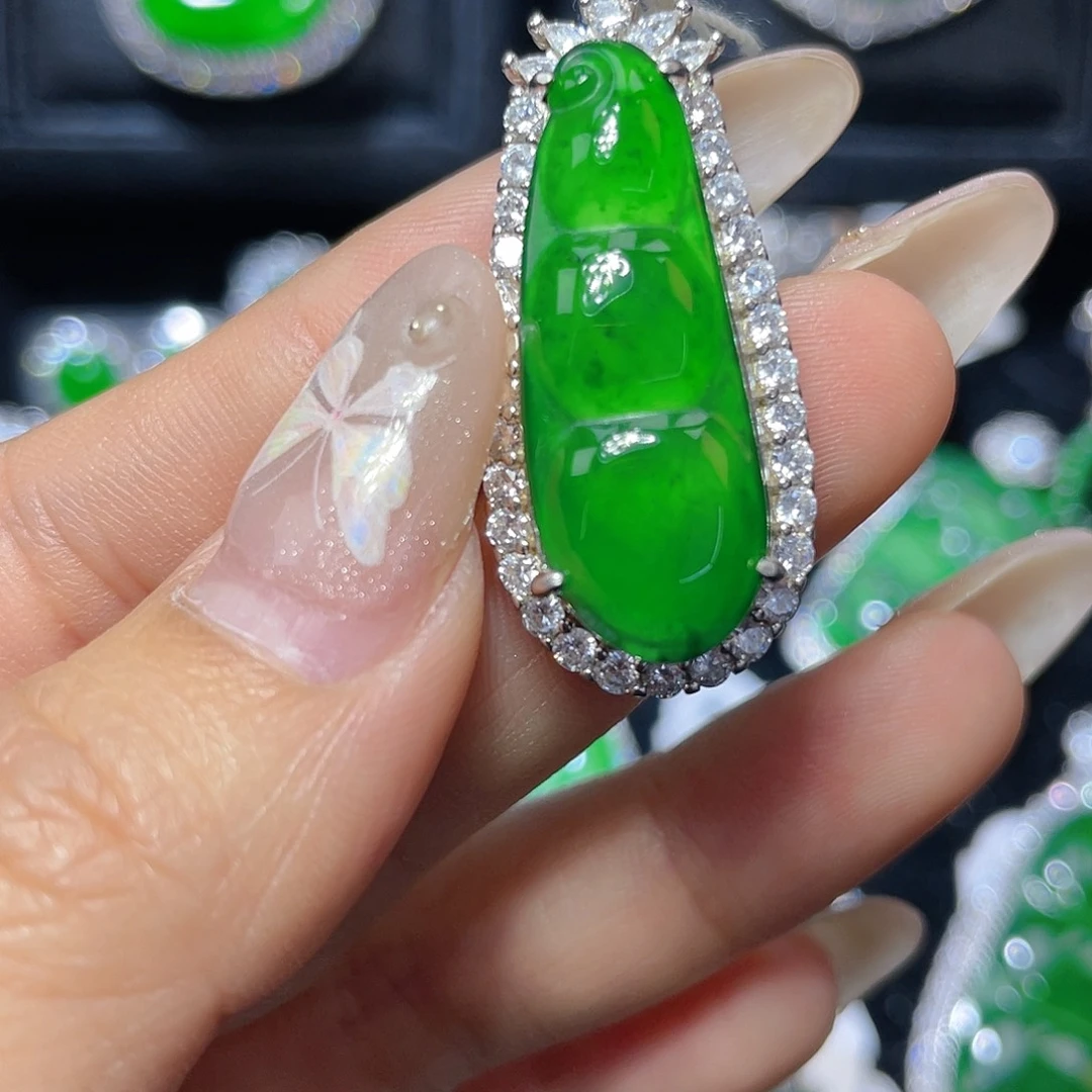 翡翠颈饰银S925镶嵌翡翠