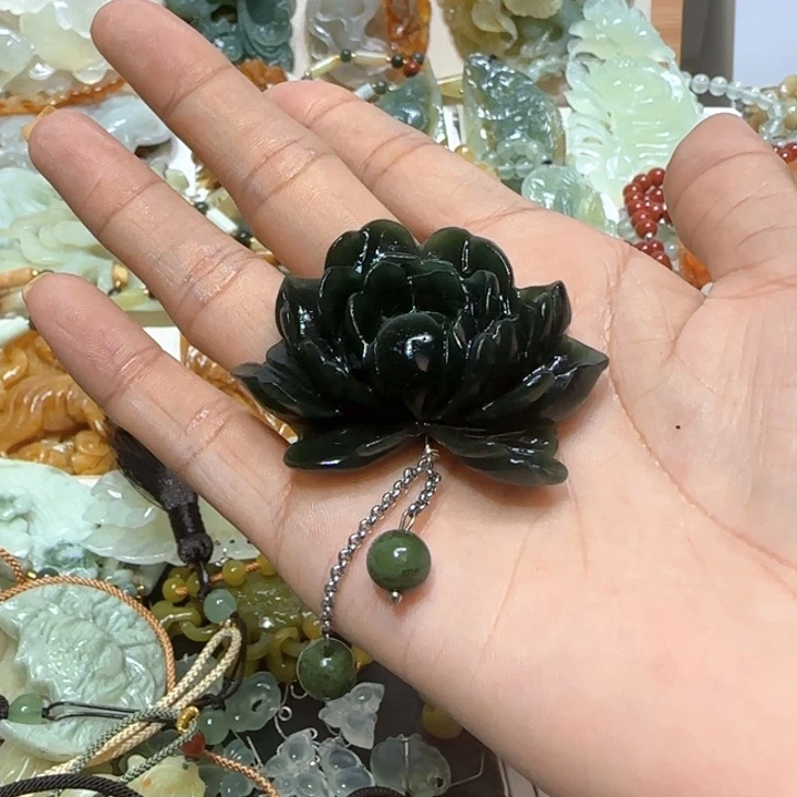蛇纹石玉未镶嵌吊坠小****