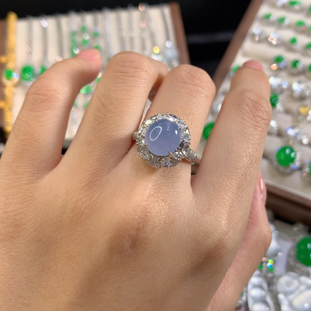 翡翠18K金镶嵌颈饰蛋面戒指