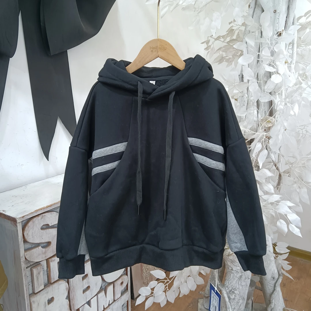 K214黑色加绒卫衣/啵里