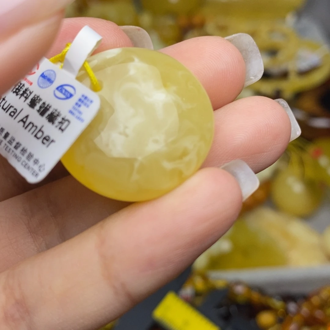 未镶嵌琥珀珠宝奇石