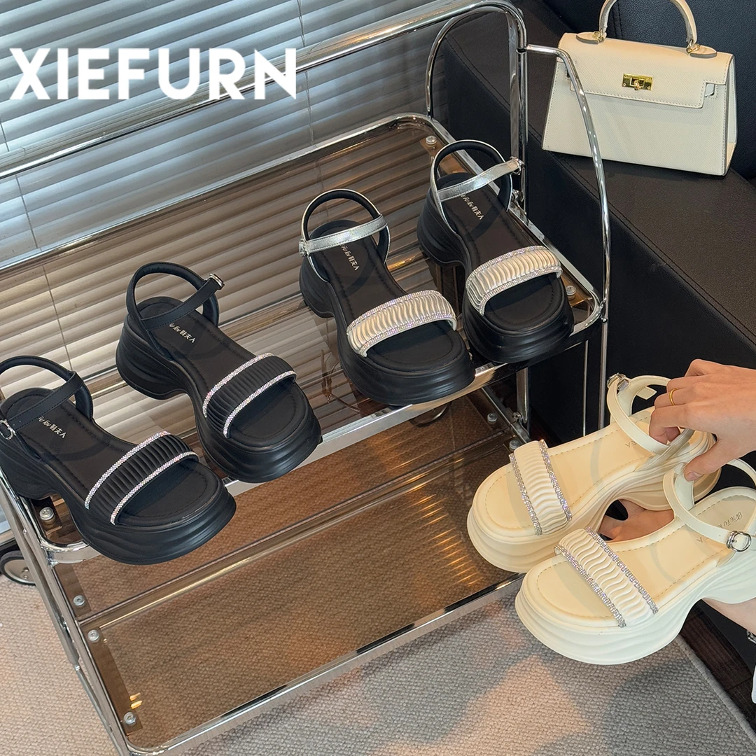 XIEFURN/鞋夫人一字扣带配裙子凉鞋2025年夏季百搭仙女增高沙滩鞋