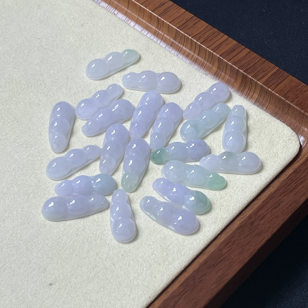 天然缅甸翡翠A货福气豆子挂件 多样性发货其中一件